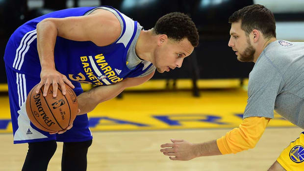 stephen-curry-practice.jpg